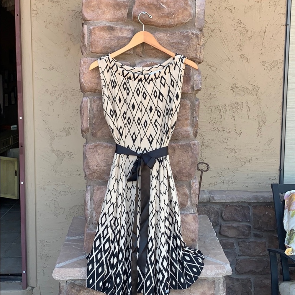 Haani petite tan and black dress
